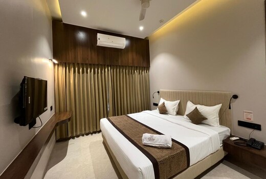 Hotel Purnima Regency Dhule