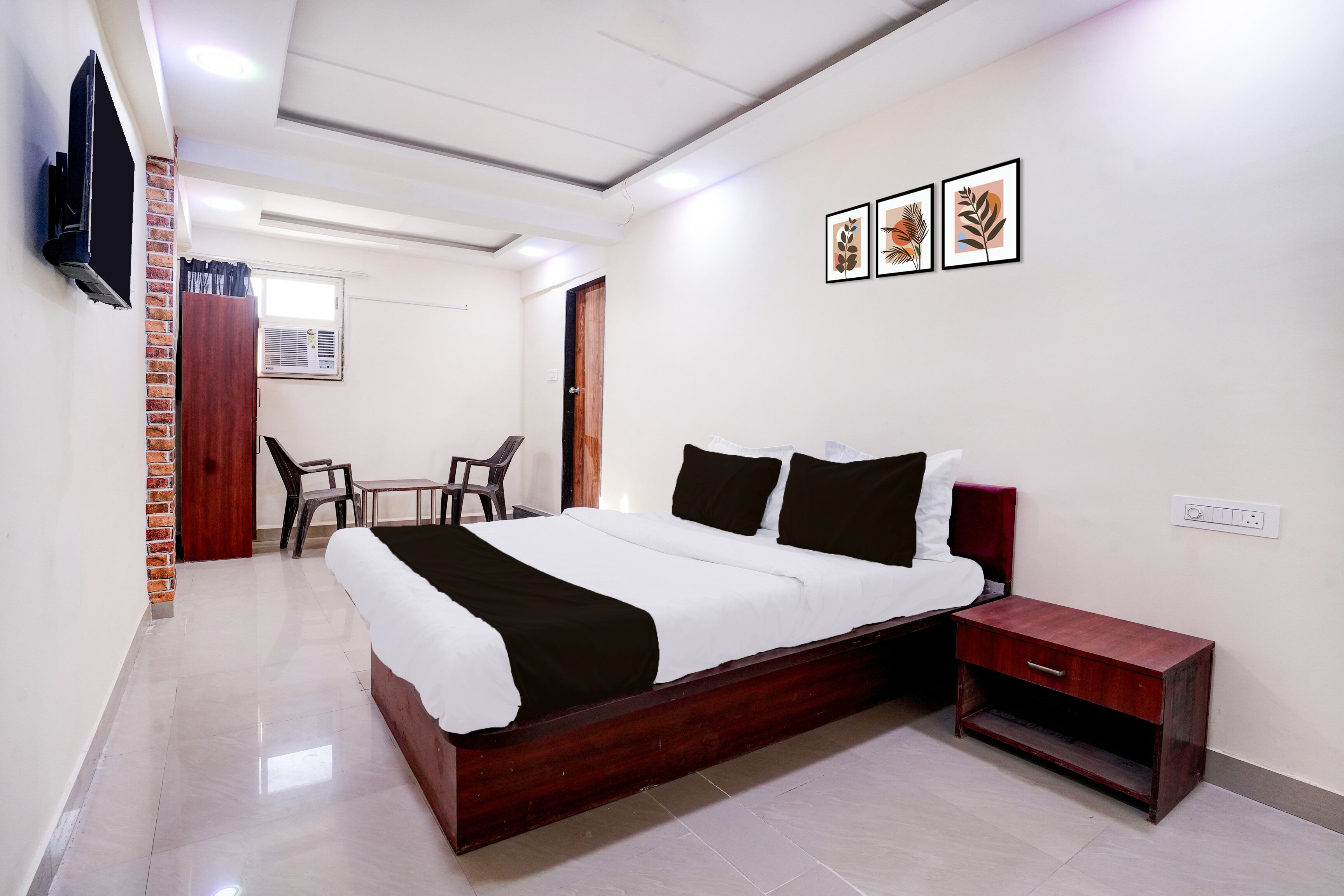 Hotel O poonam