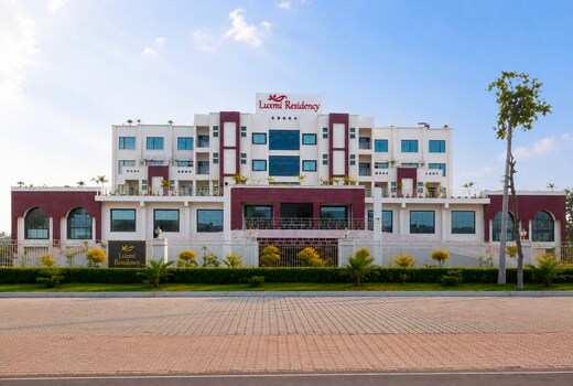 Hotel Luxmi Residency (Refinery Road)