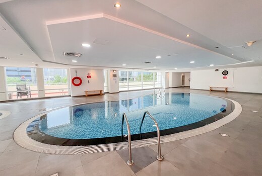 Dubai Arch Tower Pool, Gym & Balcony