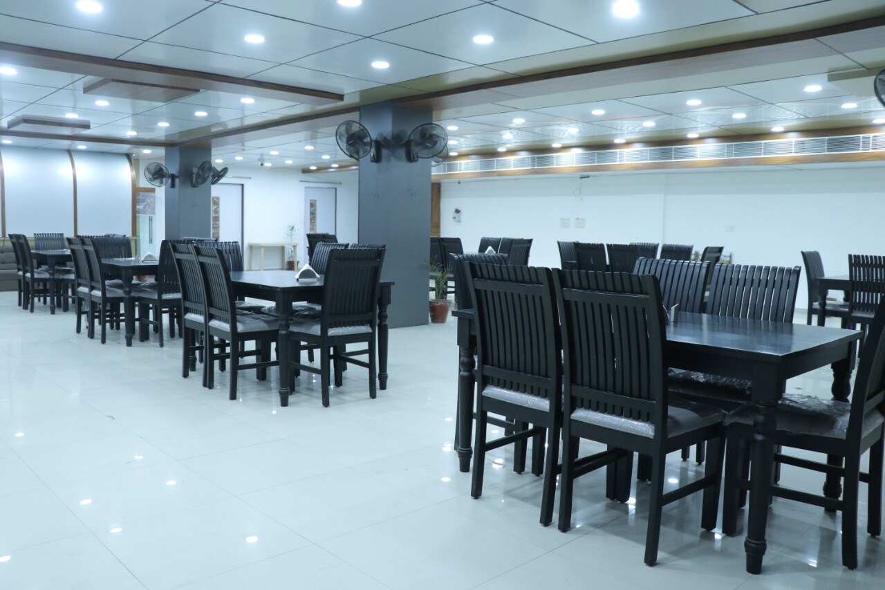 Sagar Palace Hotel and Restaurant
