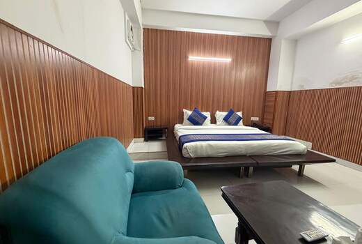 Hotel Mandakini Palace