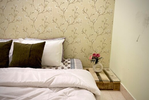 Greendale 3BHK Glam Apt Full Furnished