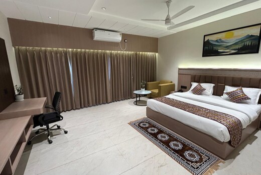 Hotel The Royal Keshar