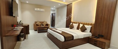 PARK HOTEL