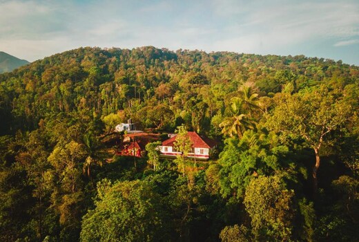 HuliKatte Vintage Mountain Top Home with 360 View