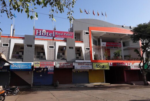 Hotel Royal Palace Dhamnod