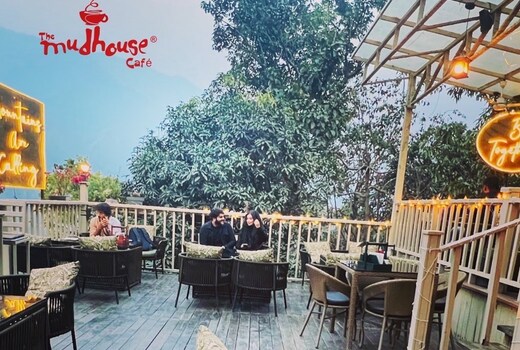 The Mud House cafe/Rooms