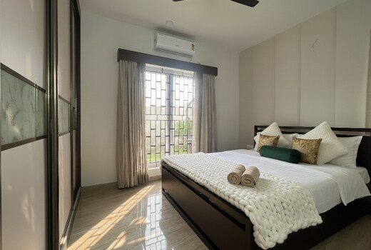 MYS Premium Haus AC 4BHK 70 TV Private Garden