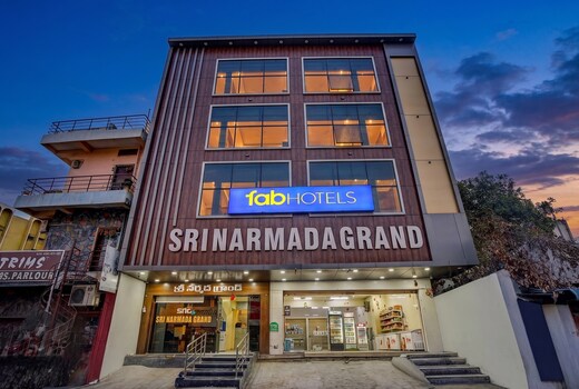 FabHotel Sri Narmada Grand