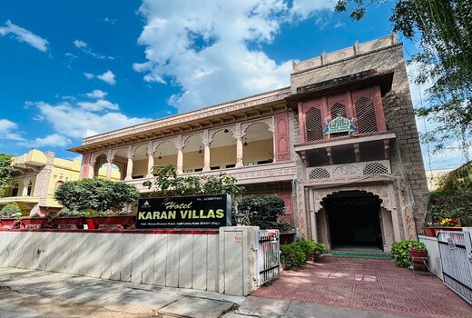 Hotel Karan Villas