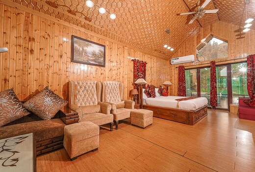 PARADISE RETREAT DAKSUM
