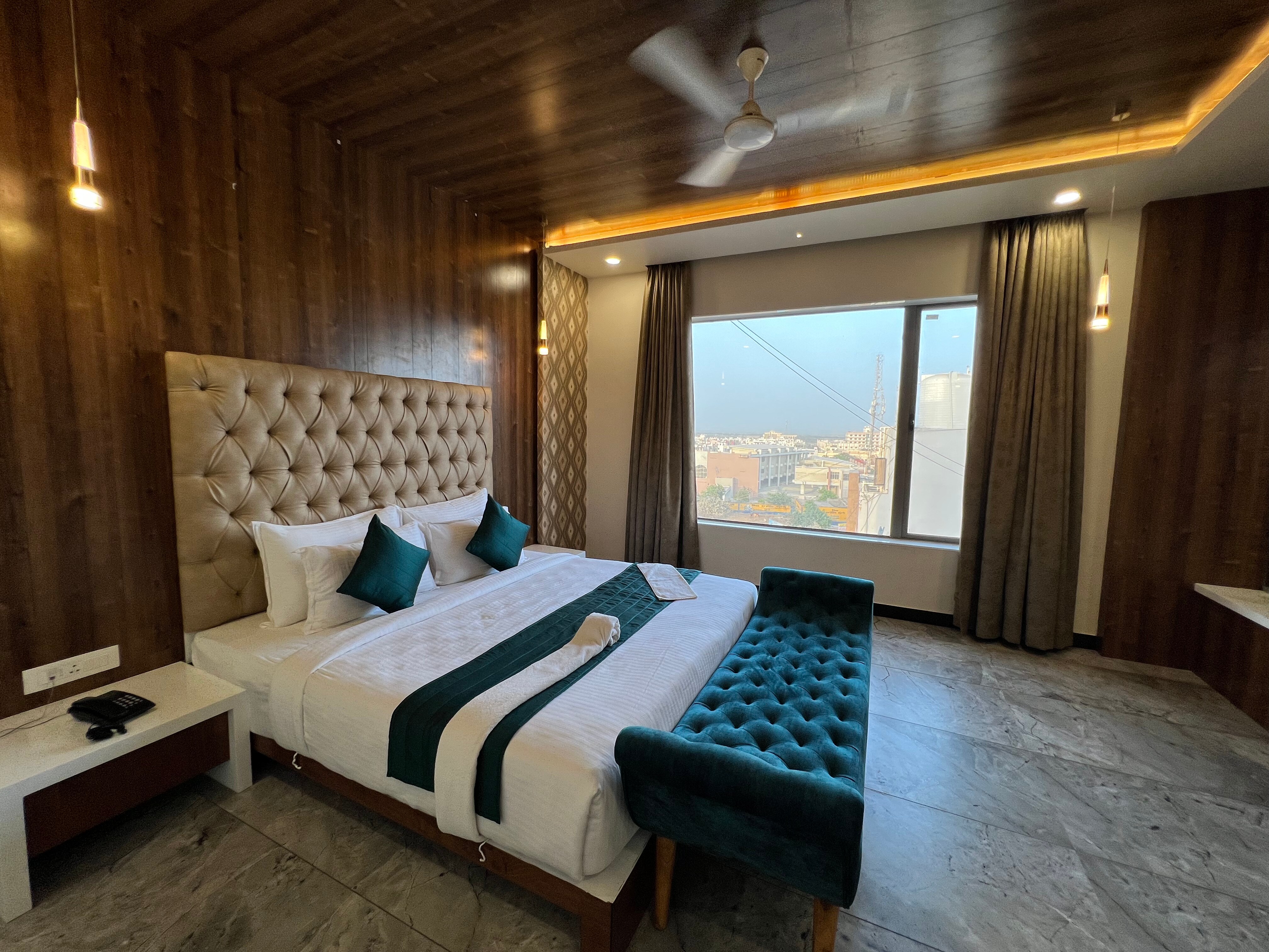HOTEL THE BARSANA