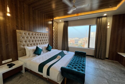 HOTEL THE BARSANA