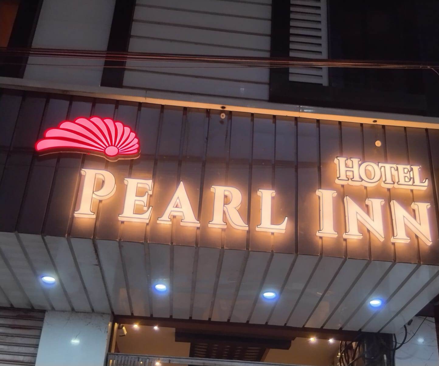Hotel Pearl Inn
