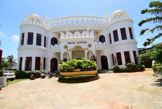 Hotel Santana (2 minute walk from beach)