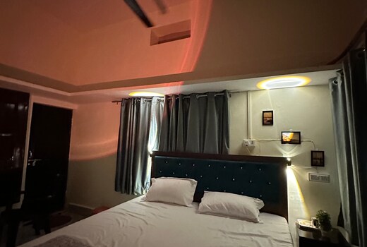 Vijaya Nagaram Radhe Krishna home stay