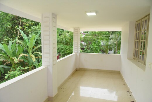 Elegant independent villa