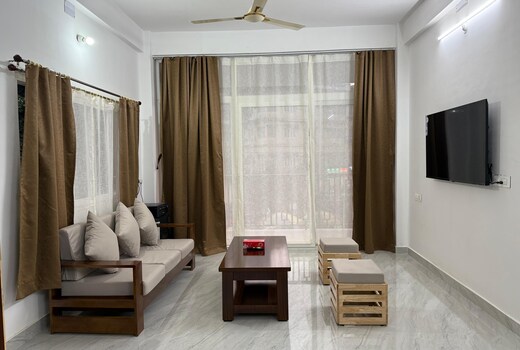 Tinhenric's Modern 3BHK Near Bhutan Gate