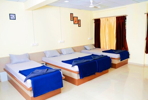 Hotel Gurusparsh, Kolhapur