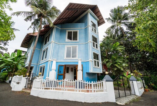 Staymaster La Ezula 2BHK Pool Candolim Beach