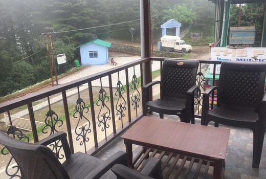 USHA HOME STAY & RESTAURANT
