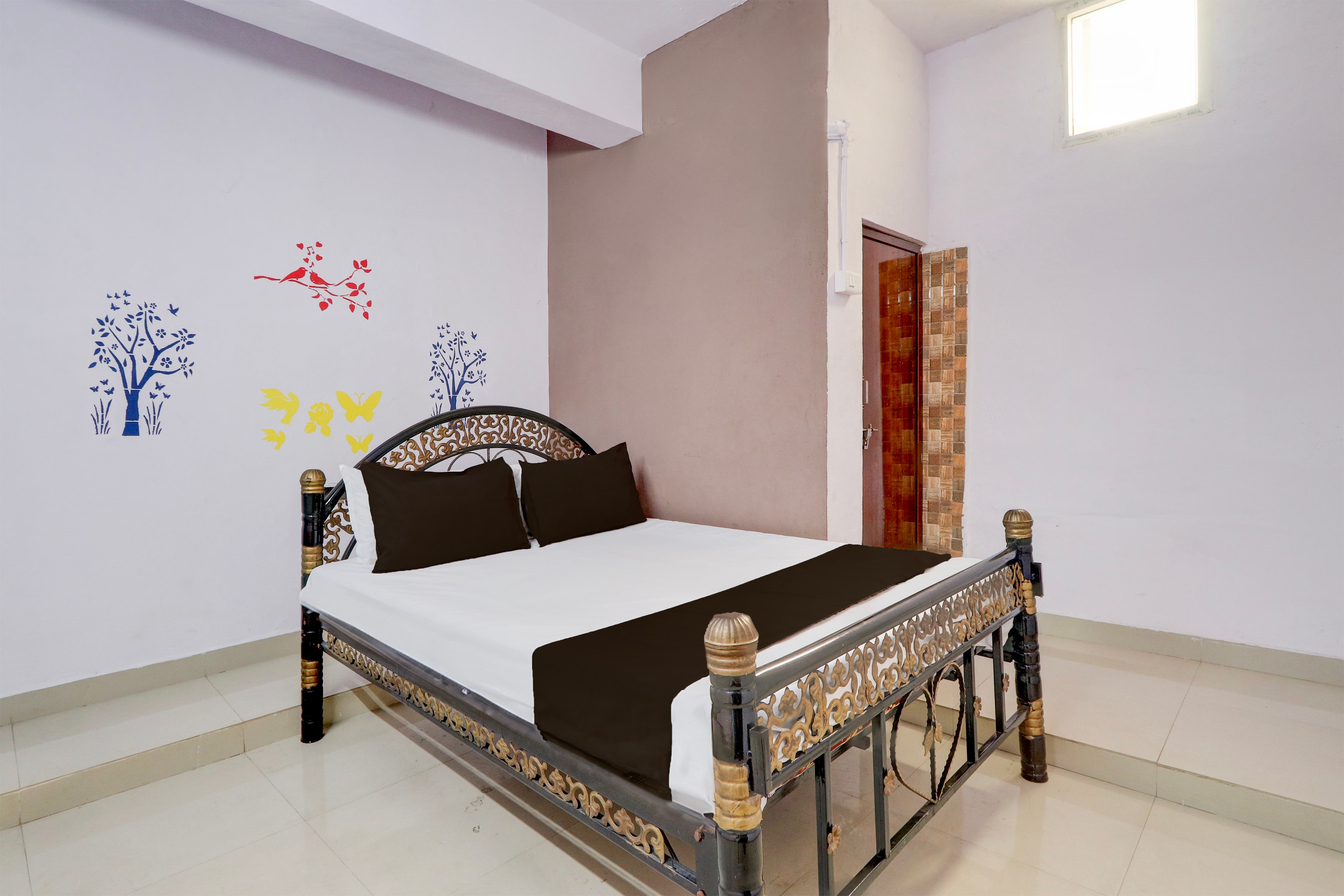 SPOT ON Hotel Aaraadhya Residency
