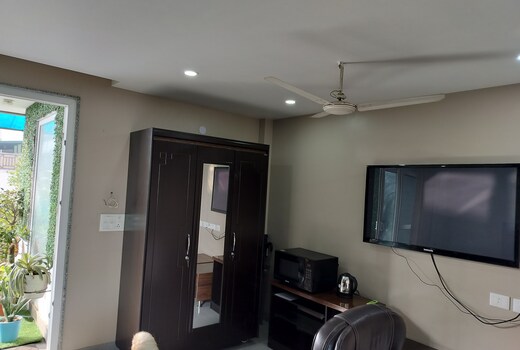 Pet Friendly Studio Apartment in South Delhi