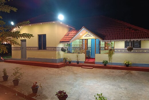 AD's Eco Bunker resort
