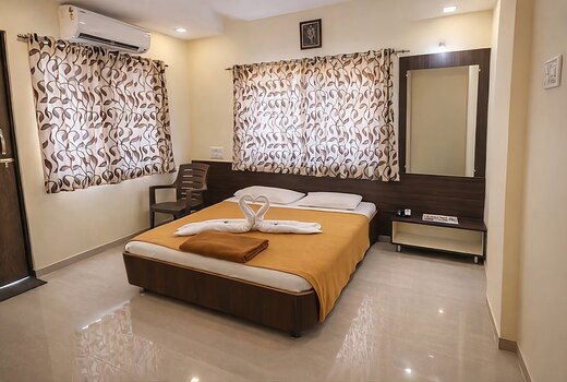 Hotel Sai Neelam