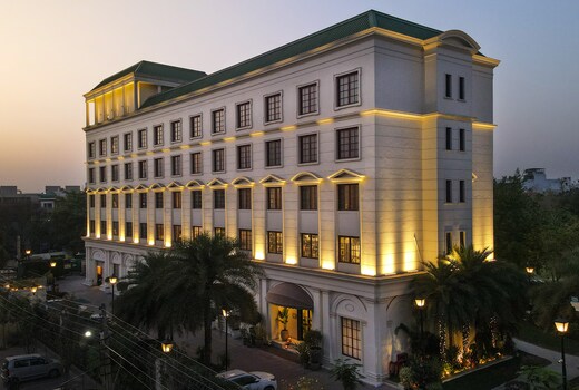 DLF CLUB 3 - Cyber City