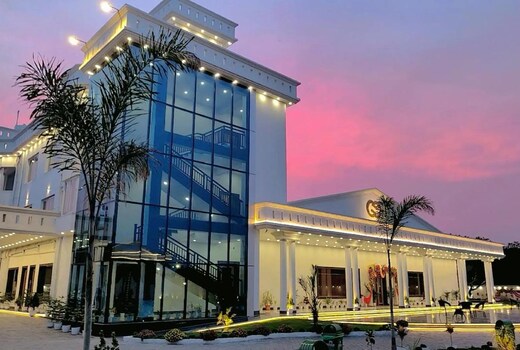 Golden Gleam Resorts
