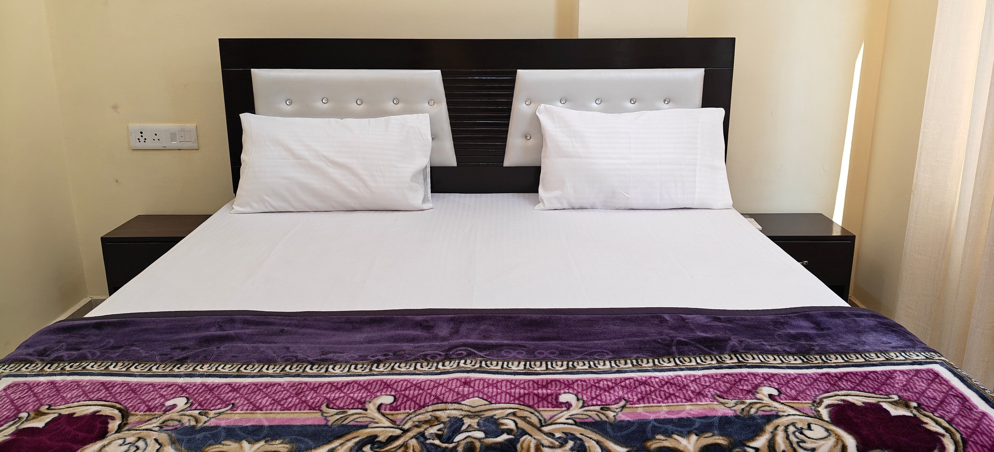 Hotel Vatsalya Kunj