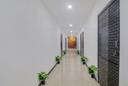 OYO 93463 Alwal Residency