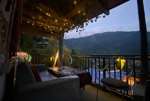 Macha's Nest - A Cozy Loft with Himalayan Views