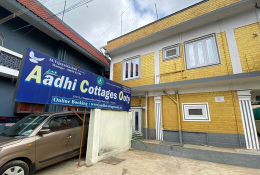 Hotel Aadhi cottage
