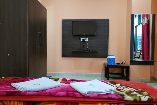 Nirmal Rattan Guest House