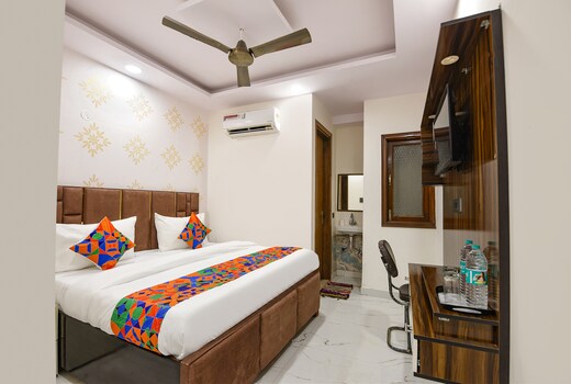 FabHotel NP International - Nehru Place Market