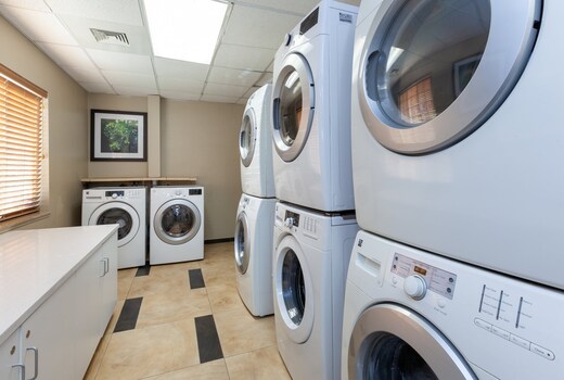Candlewood Suites-West Springfield