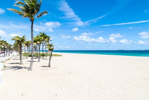 Holiday Inn Express & Suites Fort Lauderdale Airport South