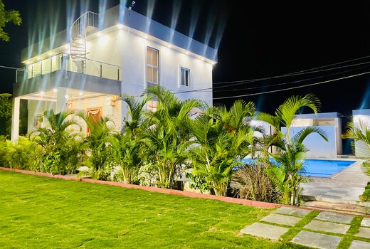 LUSH HORIZON VILLA