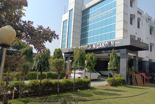 Hotel Vrindavan Garden
