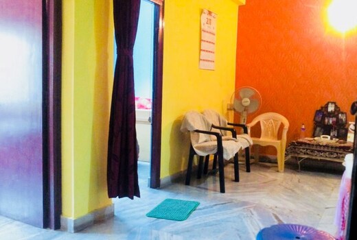 Fully furnished 2bhk apartment opp Kali temple.