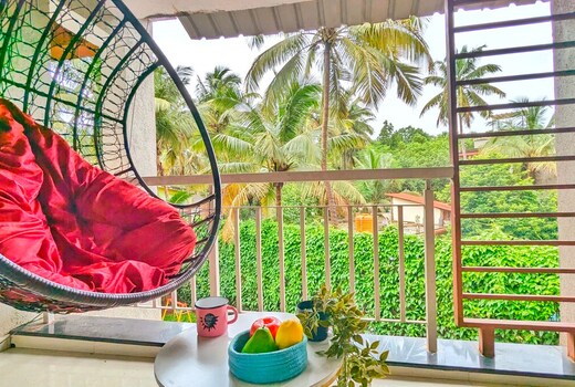 Can'Cuddle 1BHK with Pool | Nr Thalassa Vagator