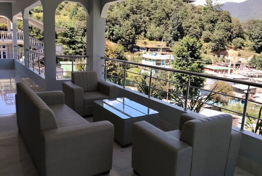 Pine View Hotel