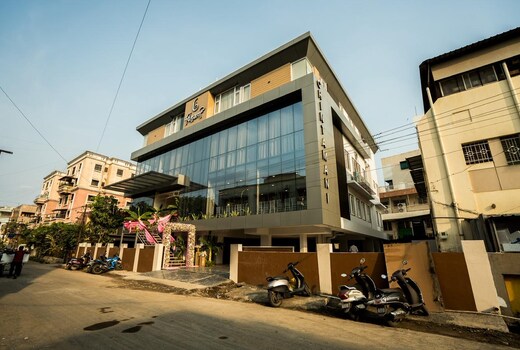 CHINTAMANI LODGING