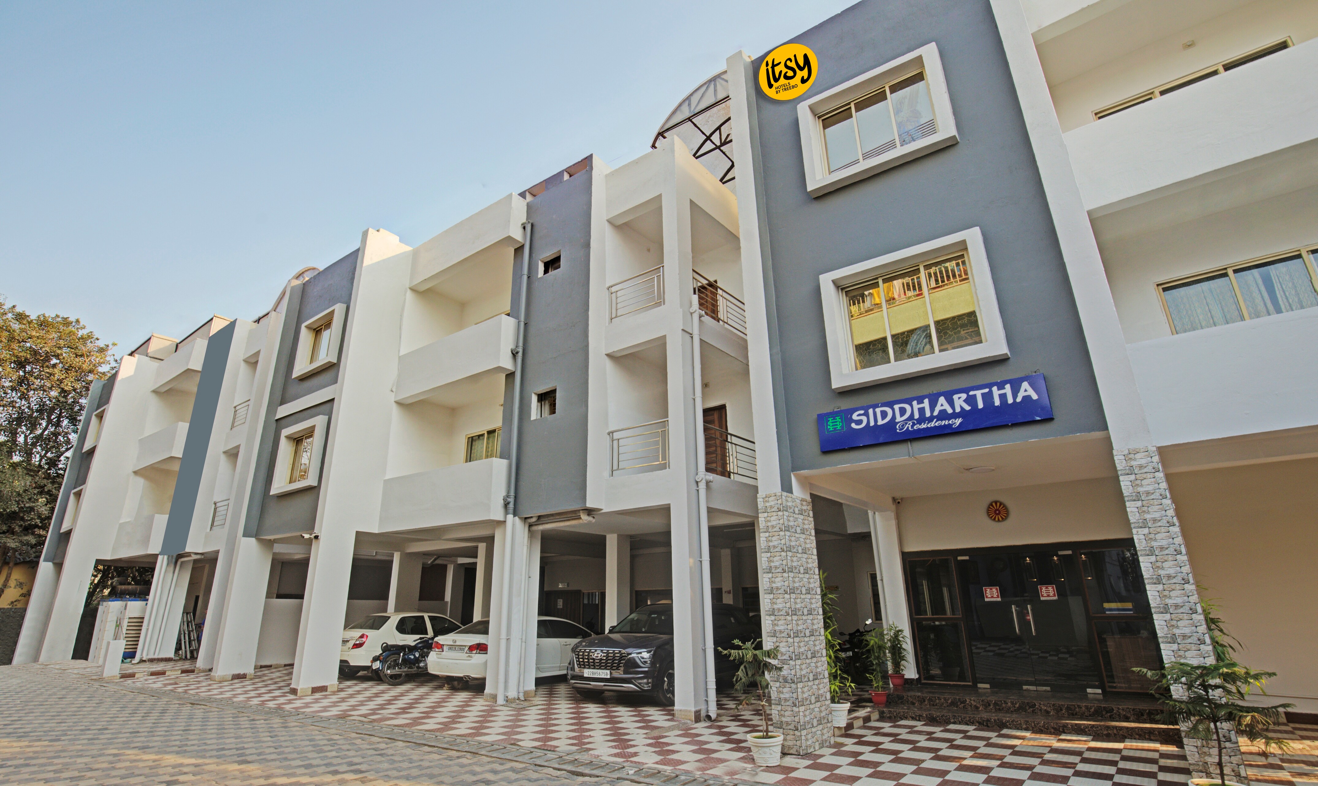 Itsy Hotels Sidhartha Residency