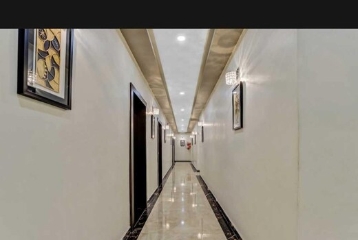 Hotel O Raas Near Peera garhi Metro Station