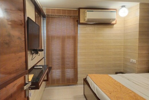 Hotel S.P. Klassic Near Polo Ground