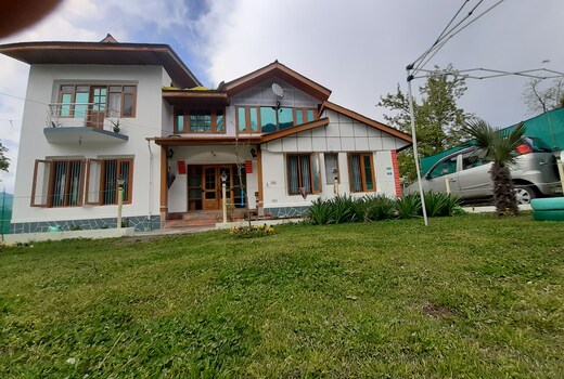 Rose Bowl Homestay Srinagar
